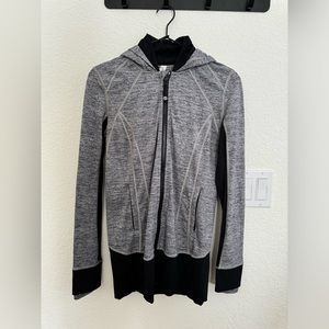 Lululemon Daily Practice jacket - size 6 (medium)
